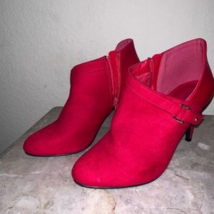 Ellen Tracy red boot heels